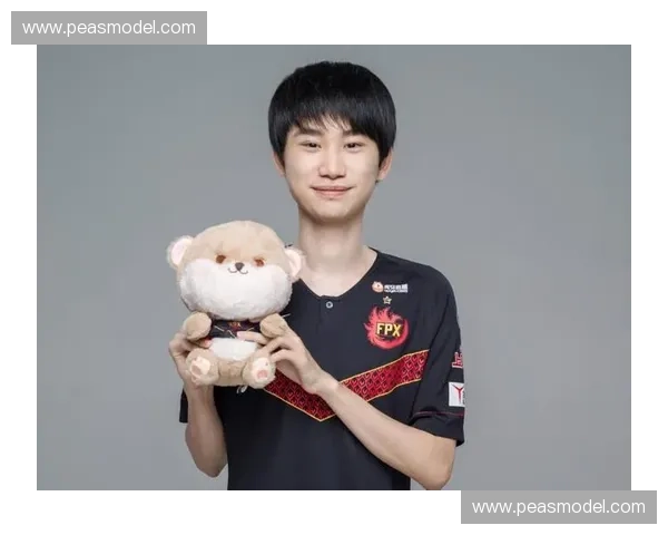 兮夜ID背后的传奇故事:从LOL赛场到电竞明星的成长历程 兮夜ID背后的传奇故事:从LOL赛场到电竞明星的成长历程